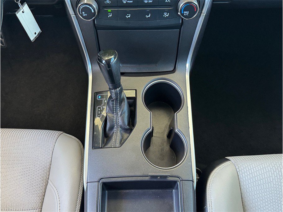 Used 2016 Toyota Camry SE w/ Protection Package (Q2) FWD image 11