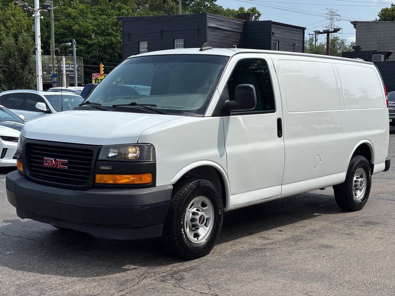 Used 2020 GMC Savana 2500 w/ Driver Convenience Package RWD image 4
