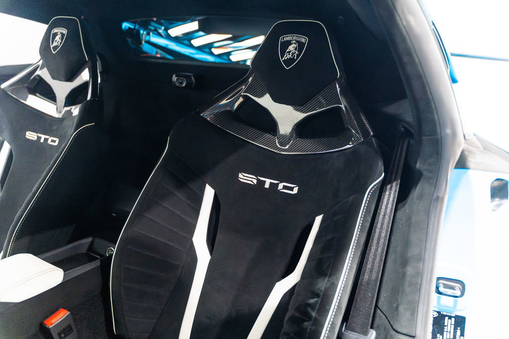 Used 2021 Lamborghini Huracan STO image 4