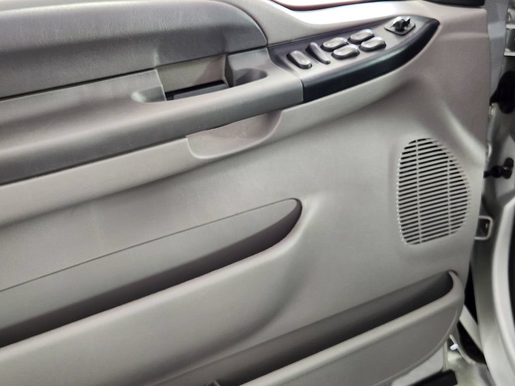 Used 2001 Ford F250 Lariat AWD/4WD image 16