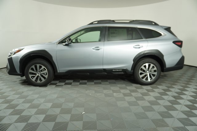 New 2025 Subaru Outback Premium image 4