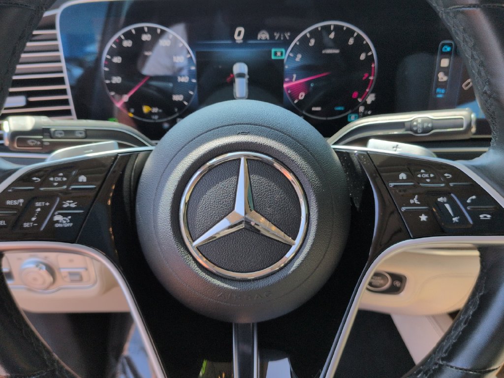Used 2025 Mercedes-Benz GLE 350 4MATIC w/ AMG Line Exterior image 20