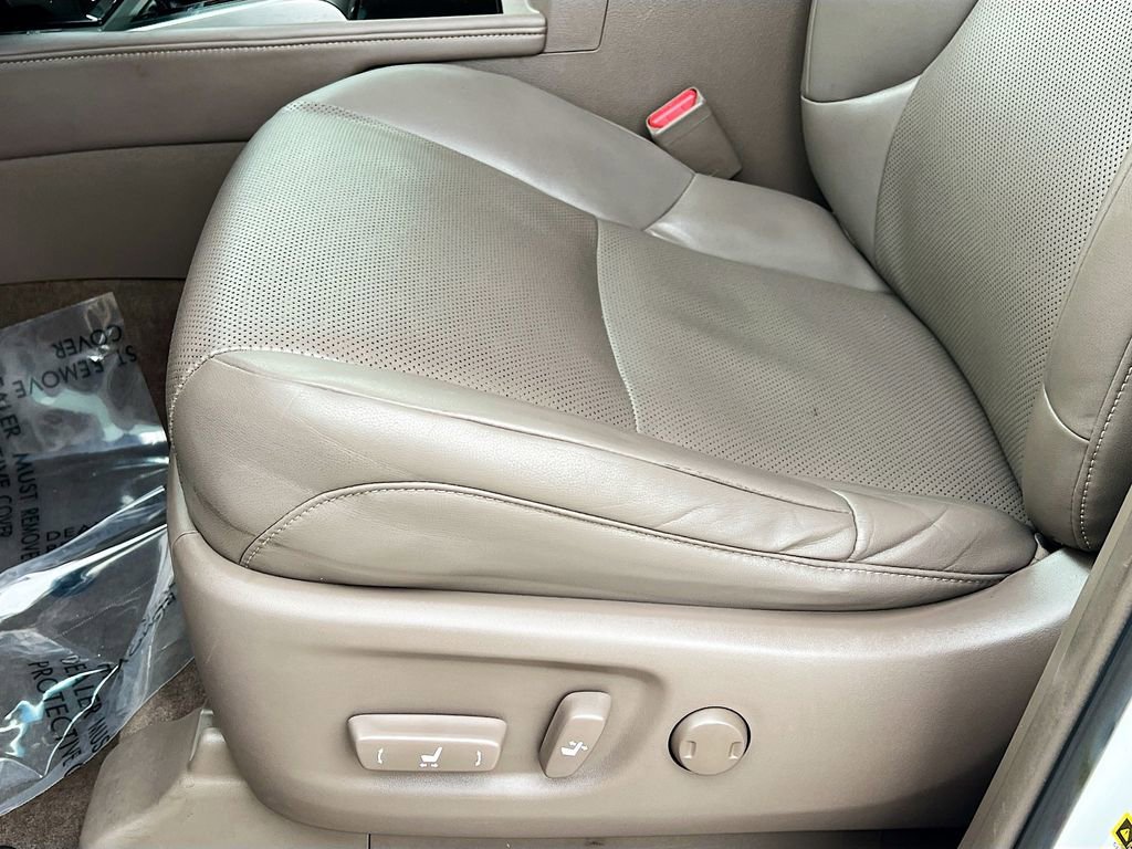 Used 2016 Lexus GX 460 w/ Comfort Package image 19