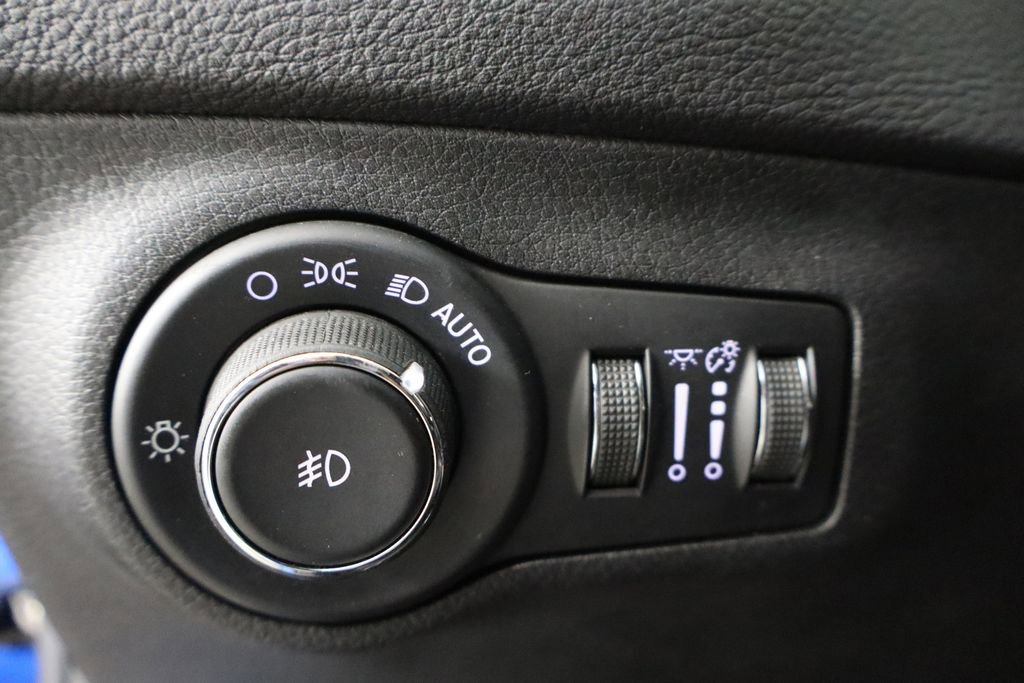 Used 2018 Jeep Compass Trailhawk w/ Cold Weather Group image 20