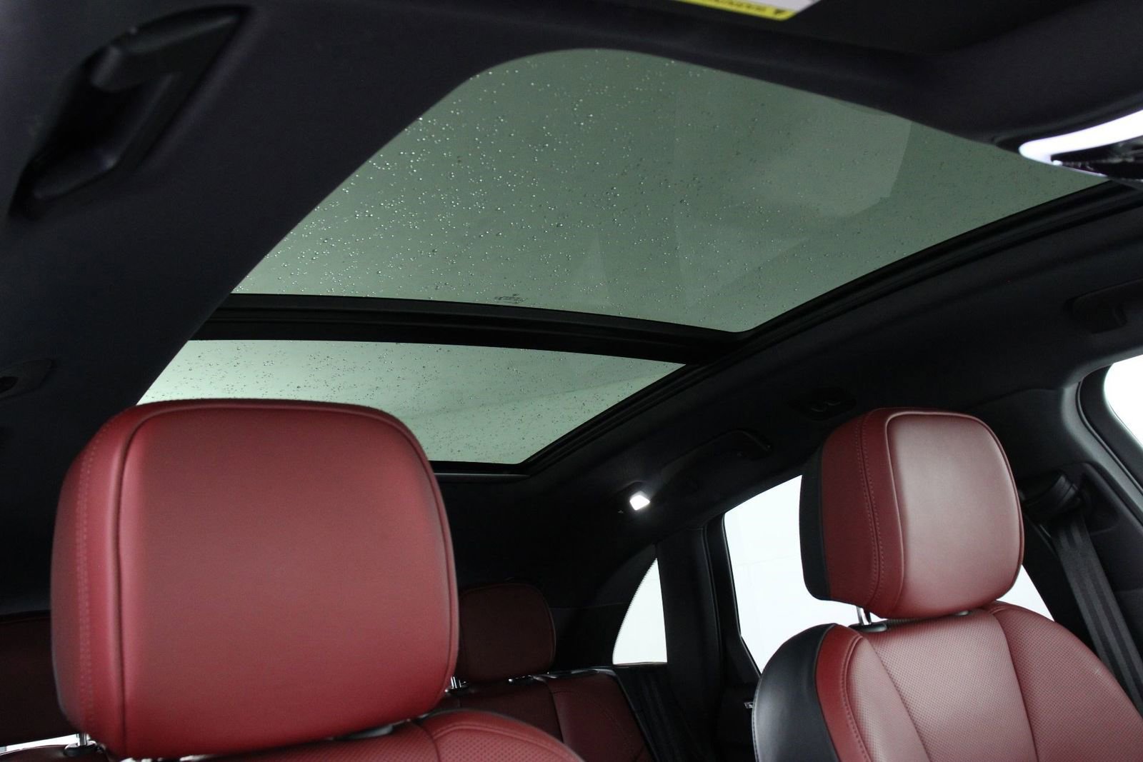 Certified 2025 Porsche Macan image 25