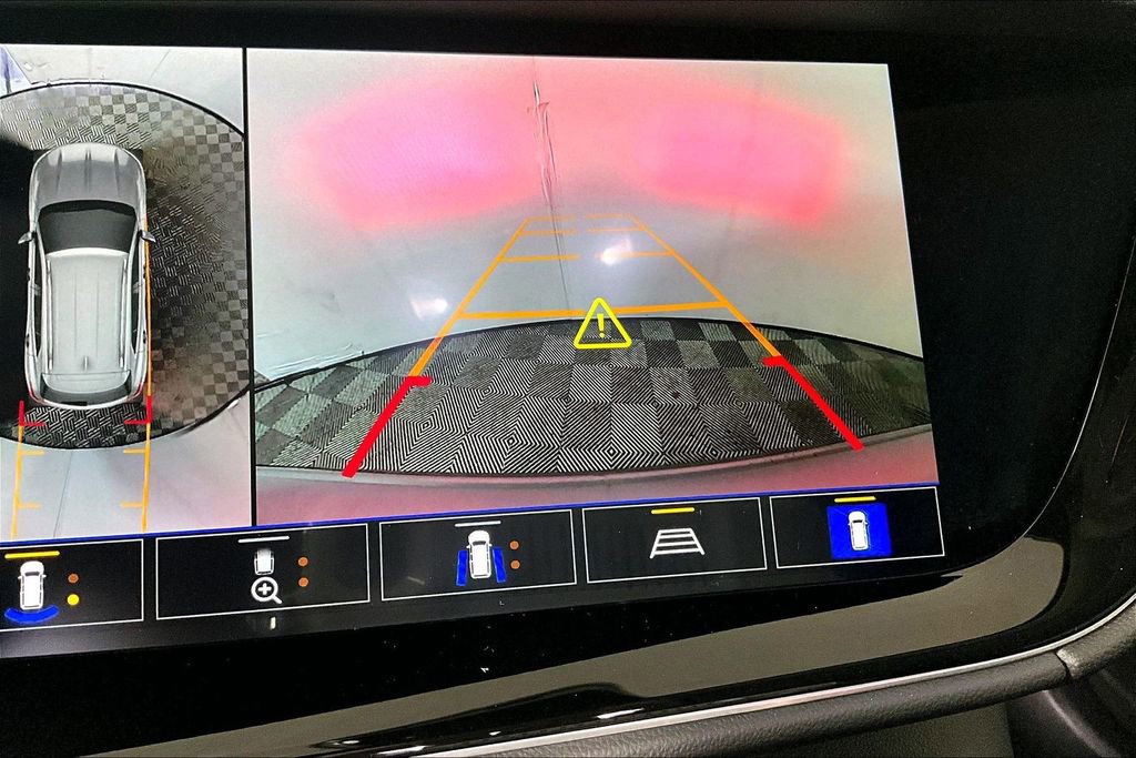 Used 2023 Buick Envision Avenir image 21