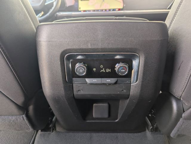 Used 2025 Chevrolet Suburban Z71 AWD/4WD image 25