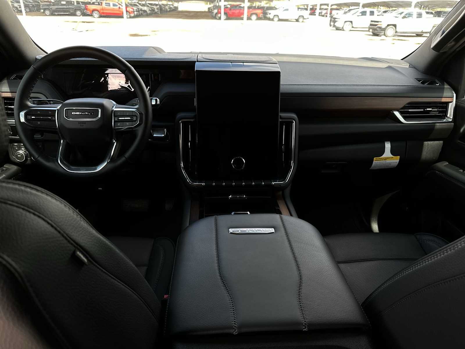 Used 2026 GMC Yukon Denali w/ Sun & Power Step Package AWD/4WD image 18