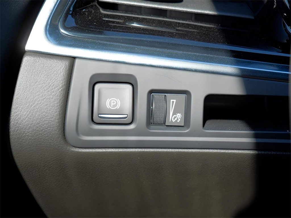 New 2025 Cadillac XT6 Luxury image 18