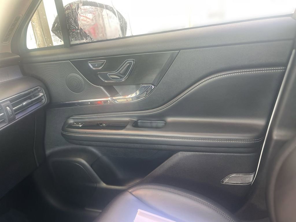 Used 2023 Lincoln Corsair AWD image 21