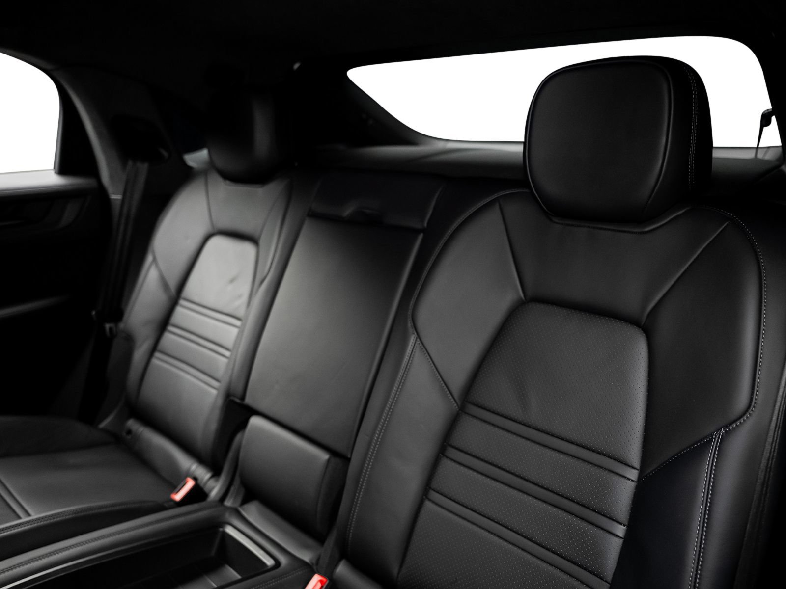 Used 2024 Porsche Cayenne Turbo GT AWD/4WD image 37