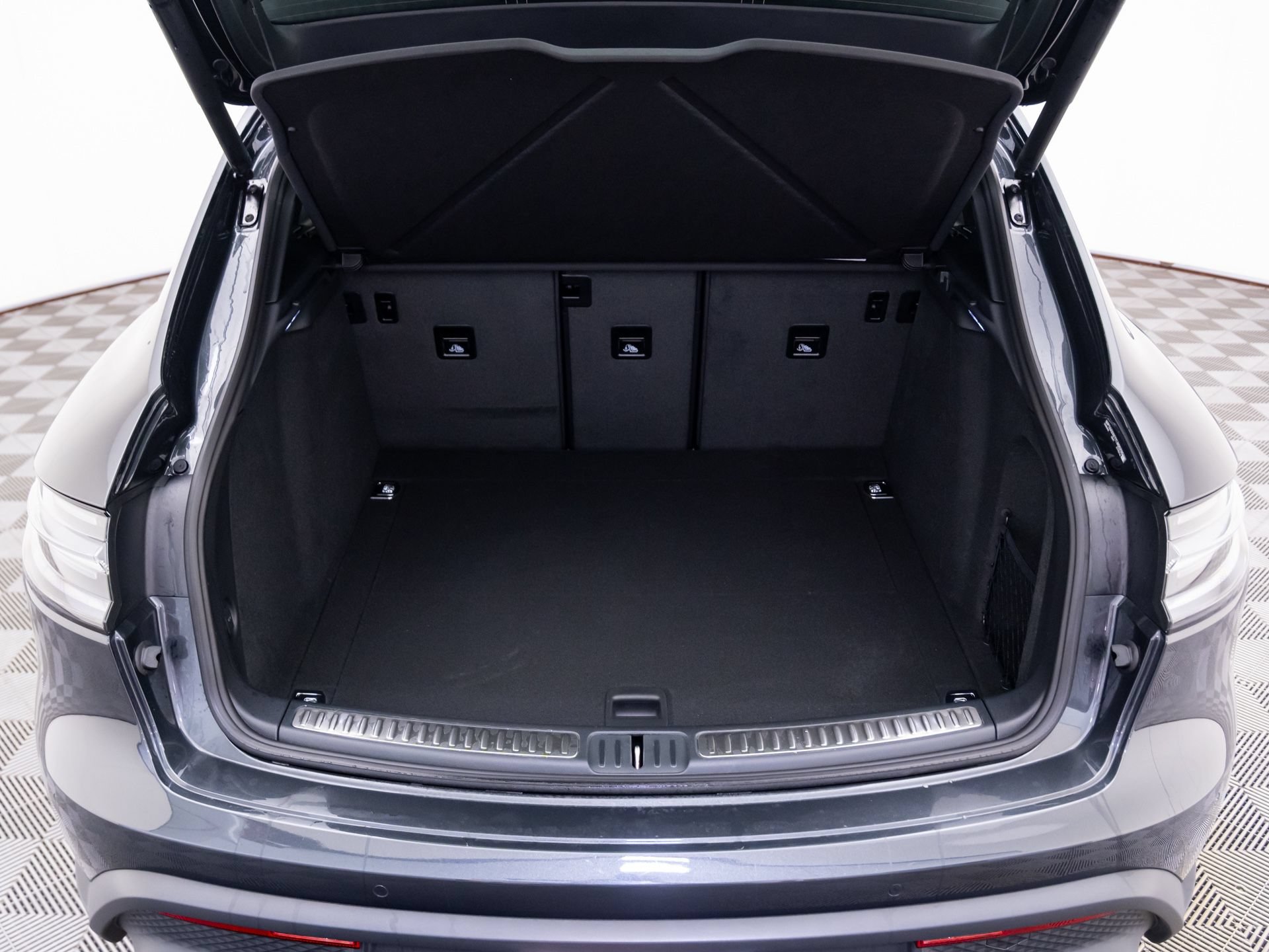 Certified 2026 Porsche Macan AWD/4WD image 29