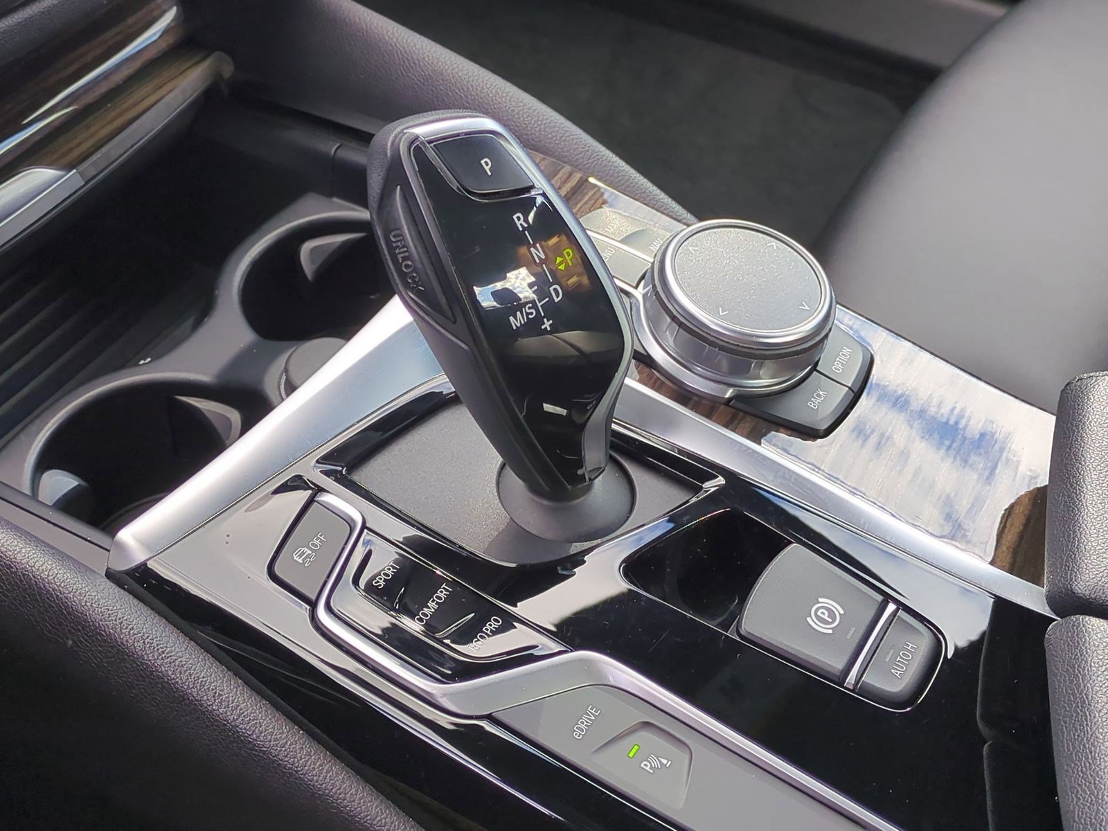 Used 2019 BMW 530e image 26