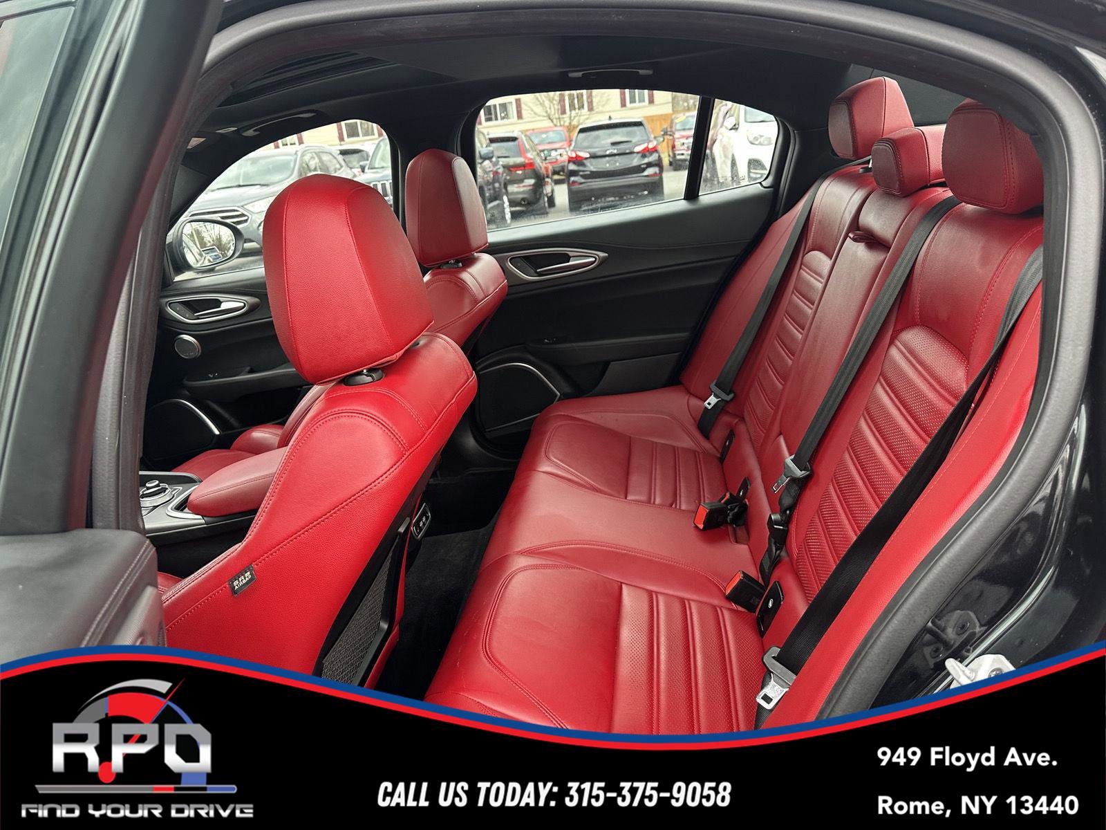 Used 2022 Alfa Romeo Giulia Veloce AWD/4WD image 28