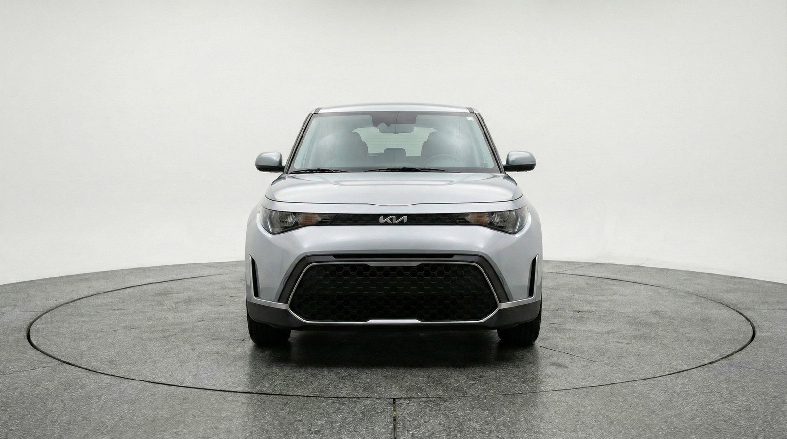 Used 2025 Kia Soul LX w/ LX Technology Package image 2