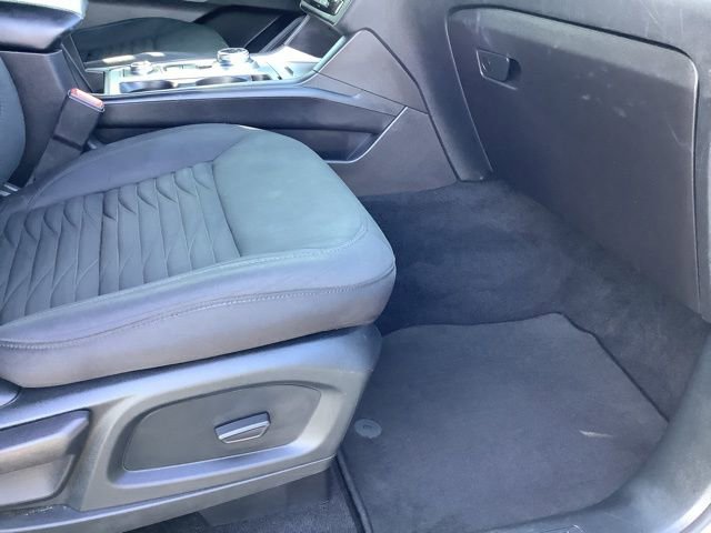 Used 2020 Ford Explorer XLT w/ Comfort Package image 29