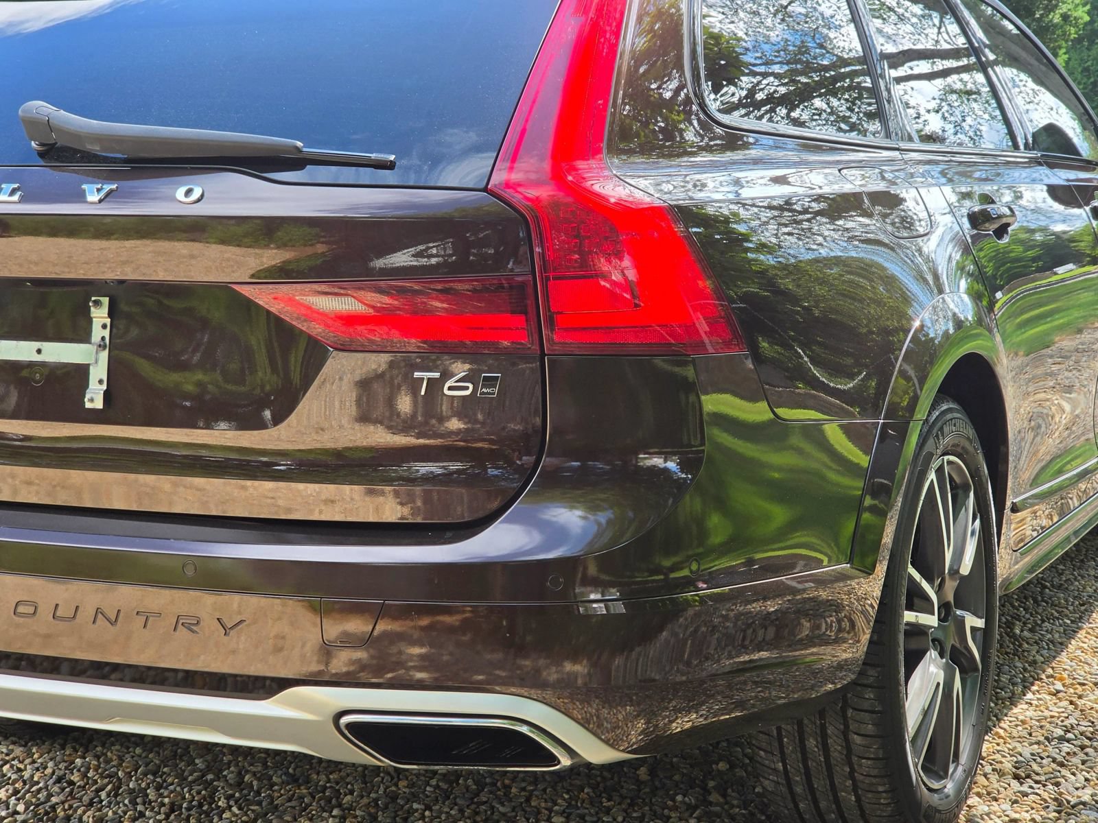 Used 2017 Volvo V90 T6 Cross Country AWD/4WD image 6