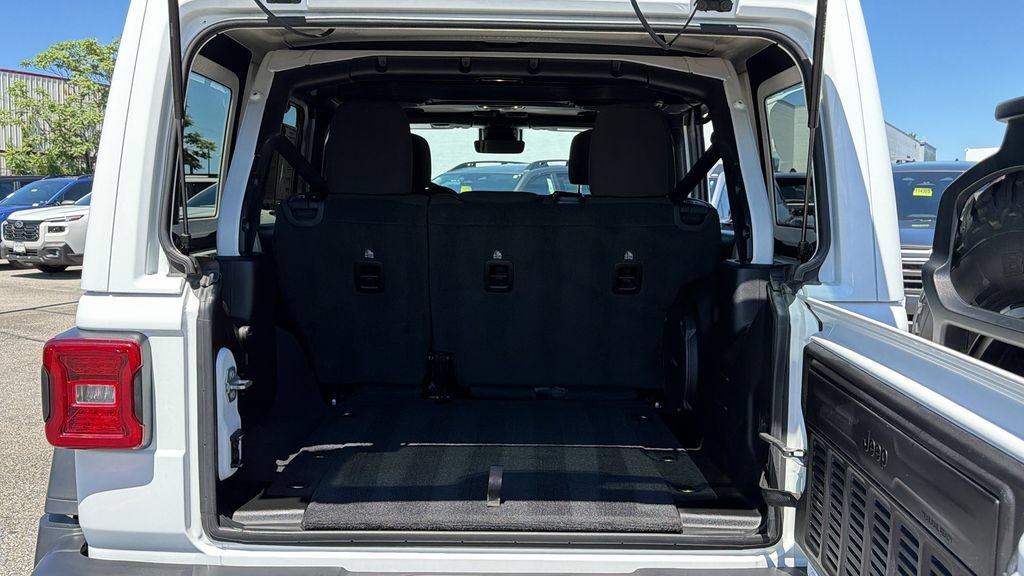 Used 2021 Jeep Wrangler Unlimited Rubicon AWD/4WD image 23