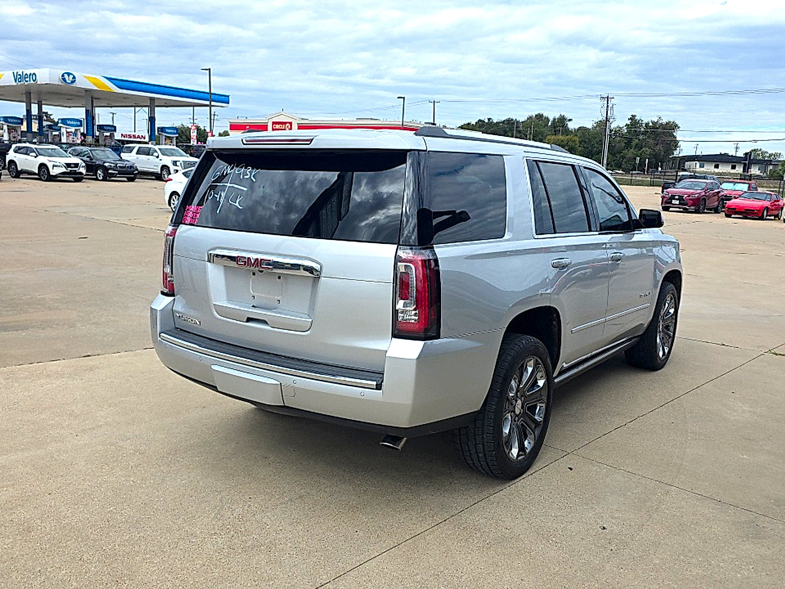 Used 2016 GMC Yukon Denali w/ Open Road Package RWD image 12