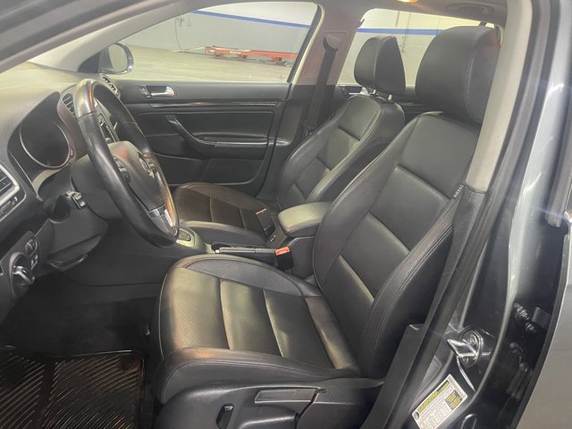 Used 2010 Volkswagen Jetta TDI FWD image 14