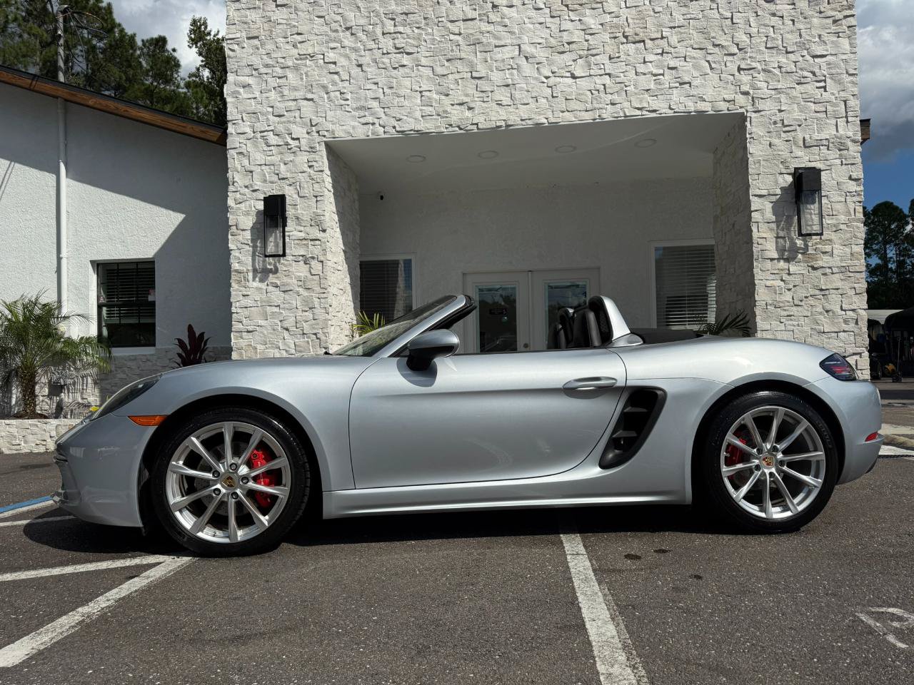 Used 2017 Porsche 718 Boxster S RWD image 2