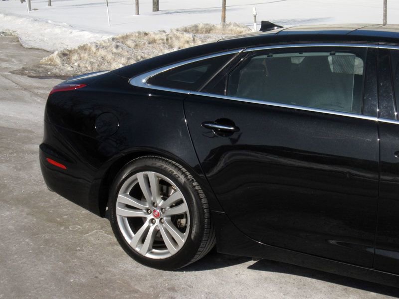 Used 2015 Jaguar XJ L Portfolio image 11