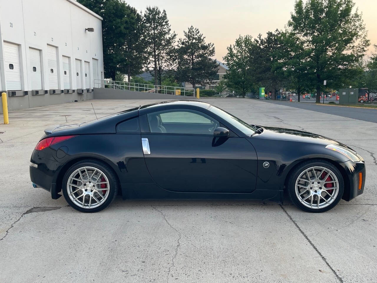 Used 2003 Nissan 350Z Touring RWD image 2