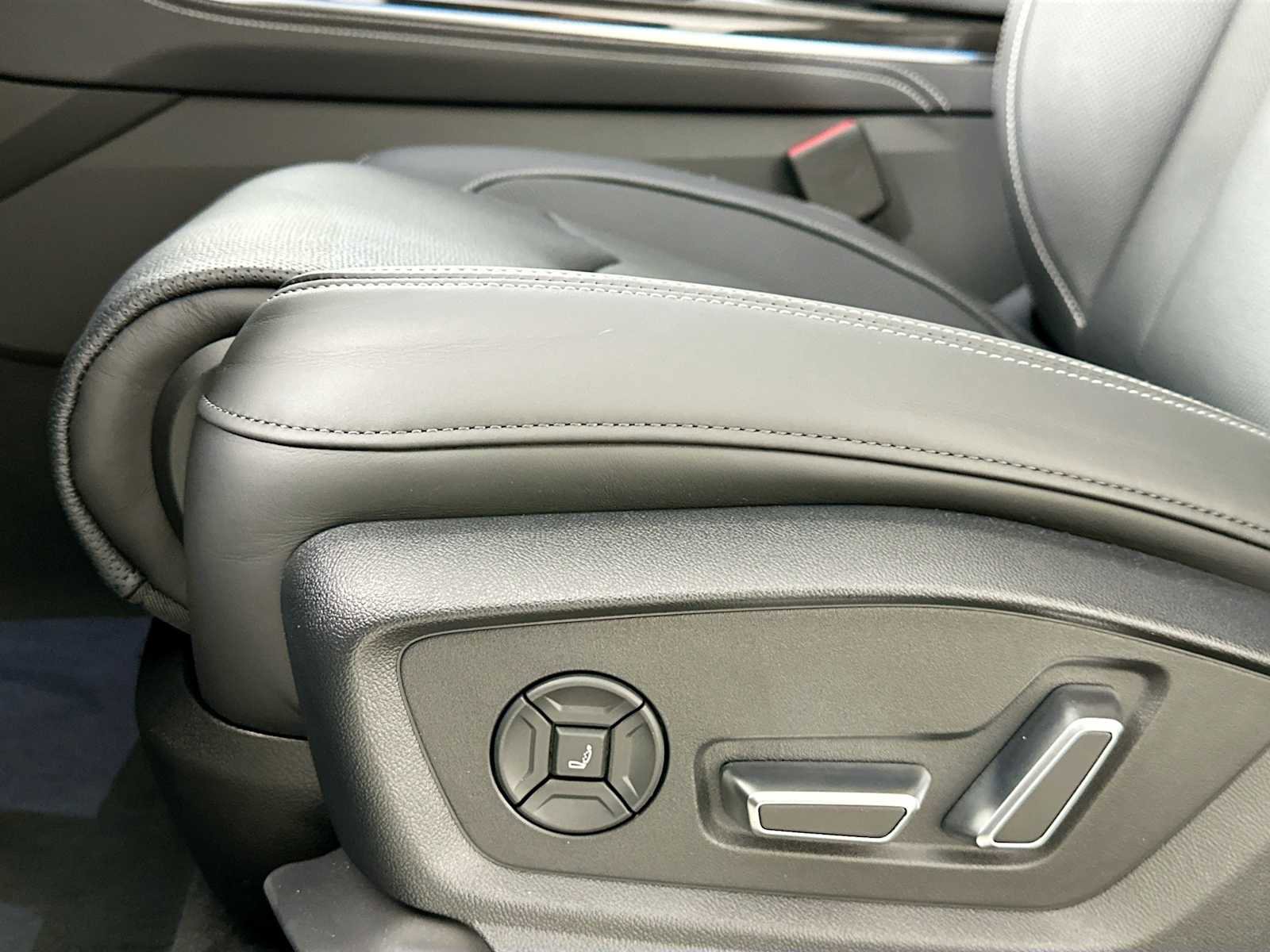 New 2025 Audi Q7 3.0T Prestige image 18