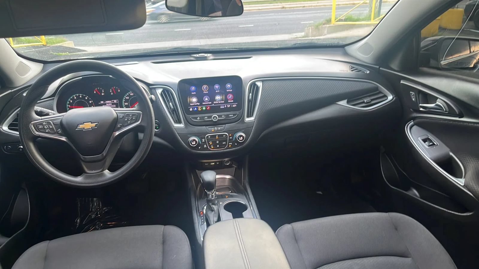 Used 2024 Chevrolet Malibu LT FWD image 17