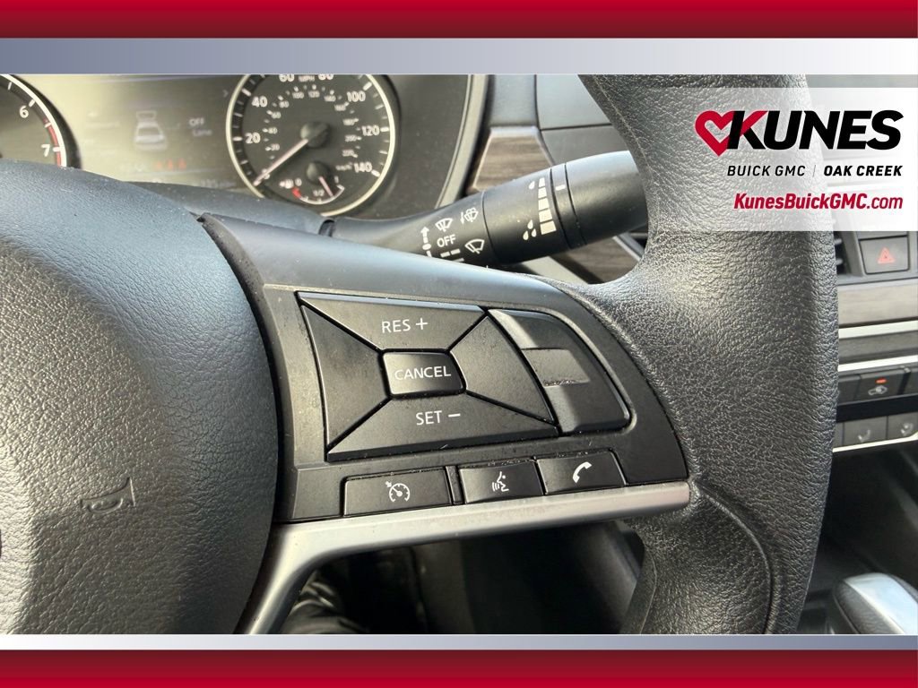 Used 2025 Nissan Altima 2.5 SV FWD image 10
