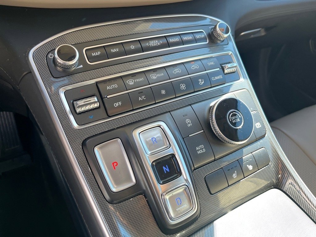 Used 2023 Hyundai Santa Fe SEL w/ Premium Package image 15