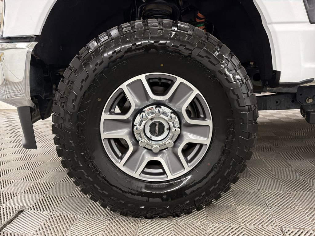 Used 2026 Ford F250 Lariat AWD/4WD image 11