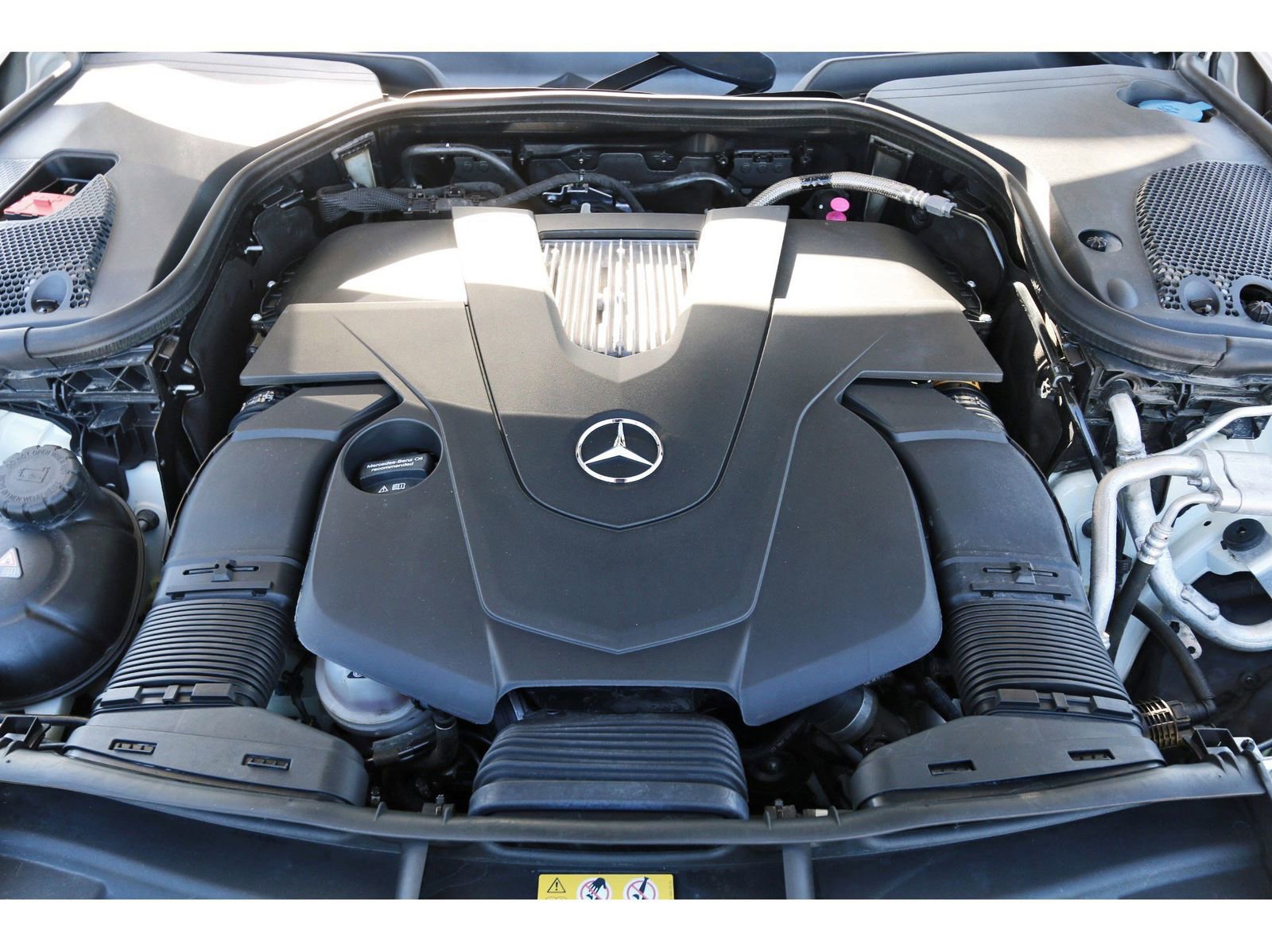 Used 2017 Mercedes-Benz E 400 4MATIC Wagon image 34