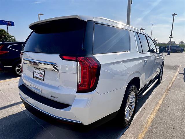 Used 2022 GMC Yukon XL SLT w/ SLT Luxury Package RWD image 3