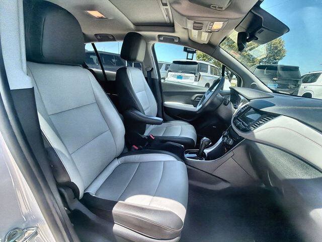 Used 2018 Chevrolet Trax Premier w/ LPO, Protection Package AWD/4WD image 26