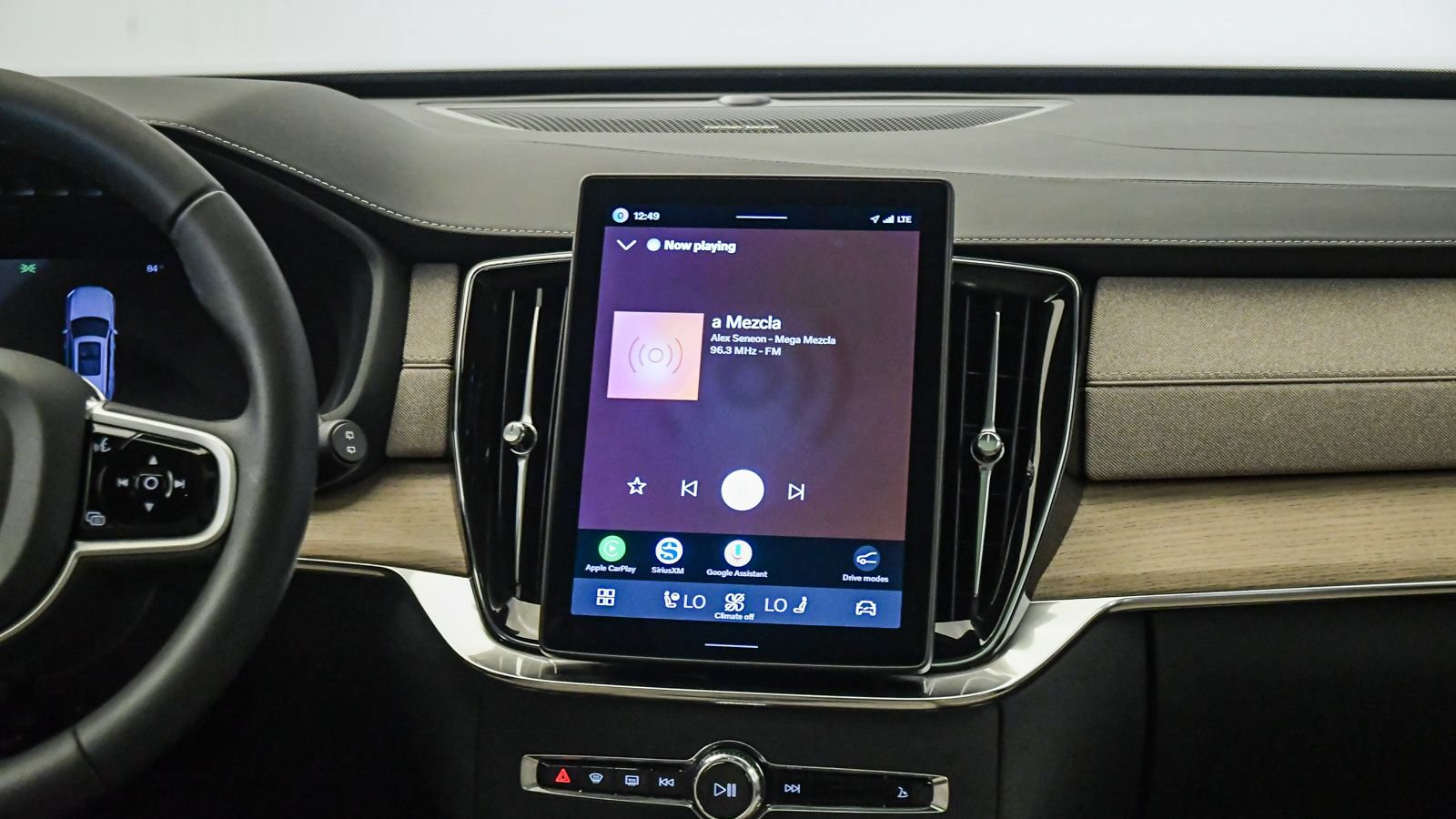 Certified 2026 Volvo XC90 B6 Plus AWD/4WD image 14