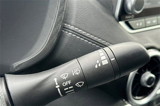 Used 2025 Nissan Sentra SV image 39