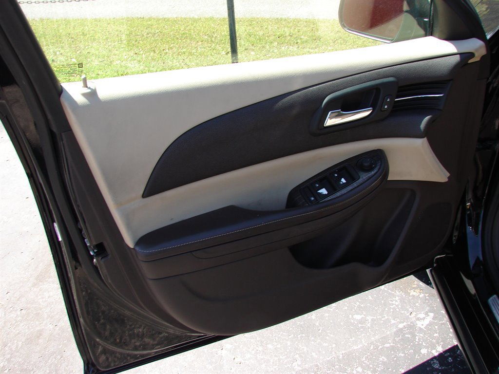 Used 2016 Chevrolet Malibu LTZ image 7