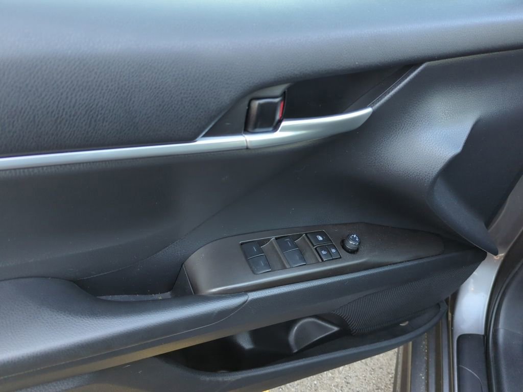 Used 2023 Toyota Camry SE w/ Convenience Package image 8