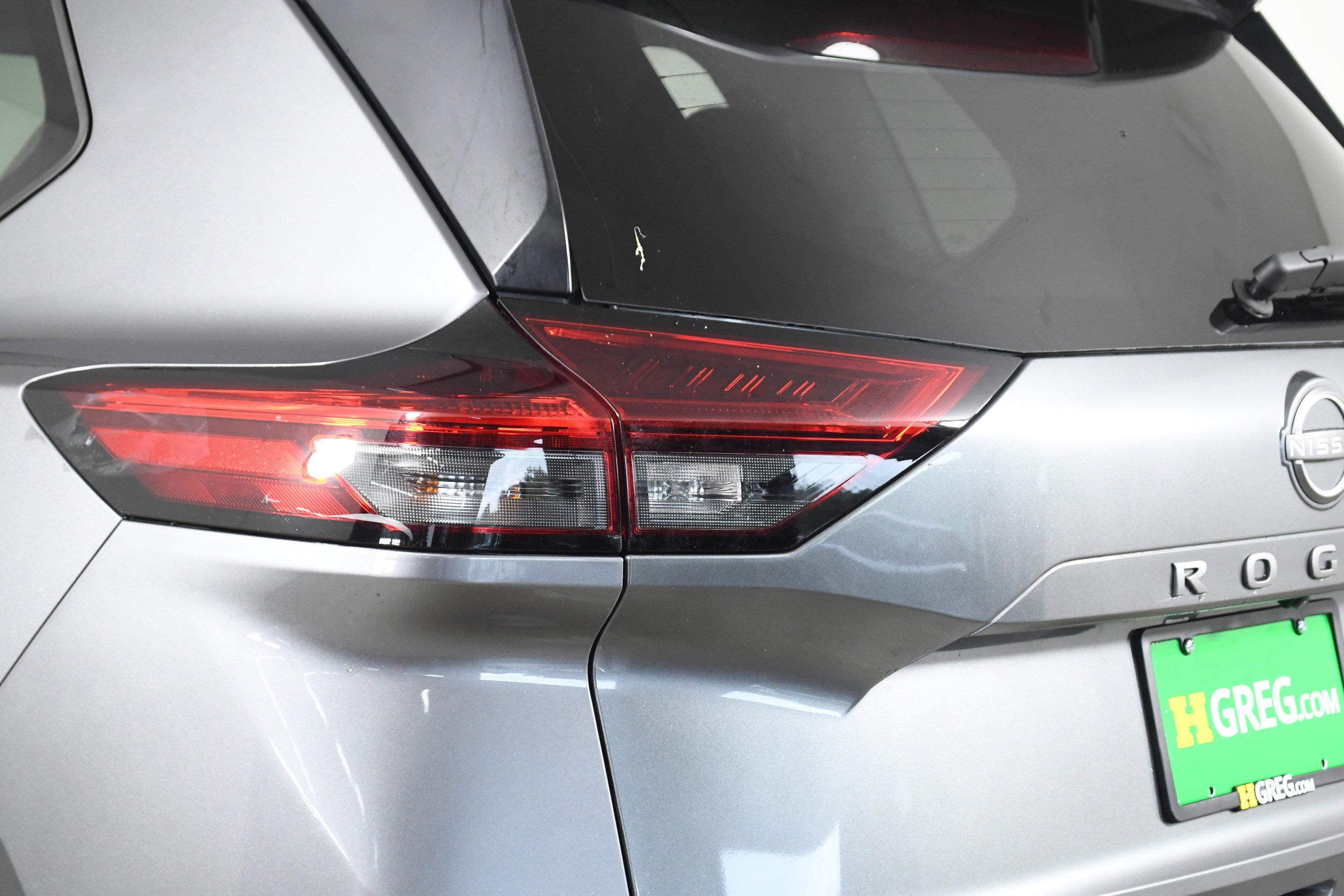 Used 2024 Nissan Rogue SV image 33