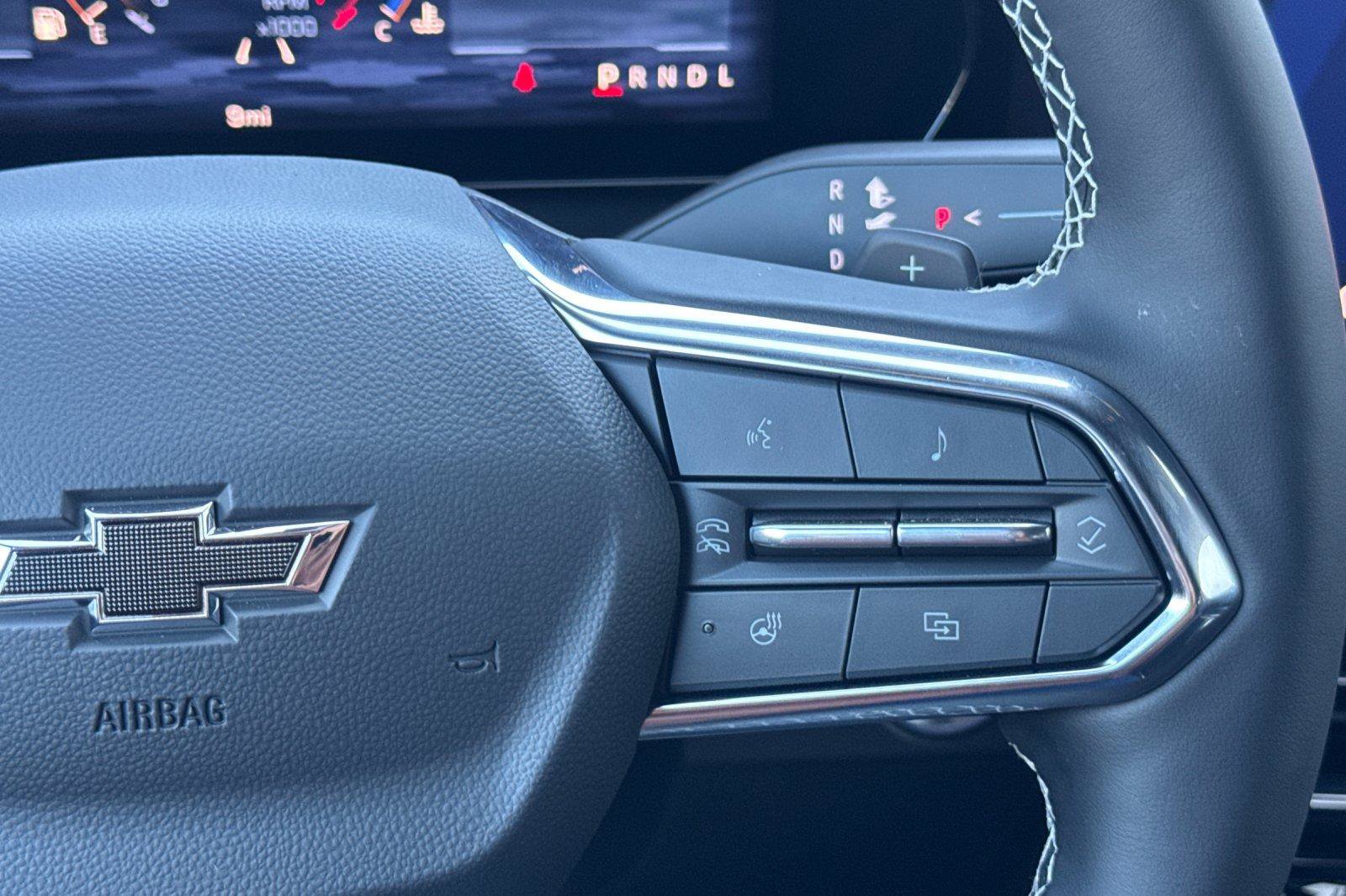 New 2027 Chevrolet Traverse LT w/ Midnight/Sport Edition FWD image 33