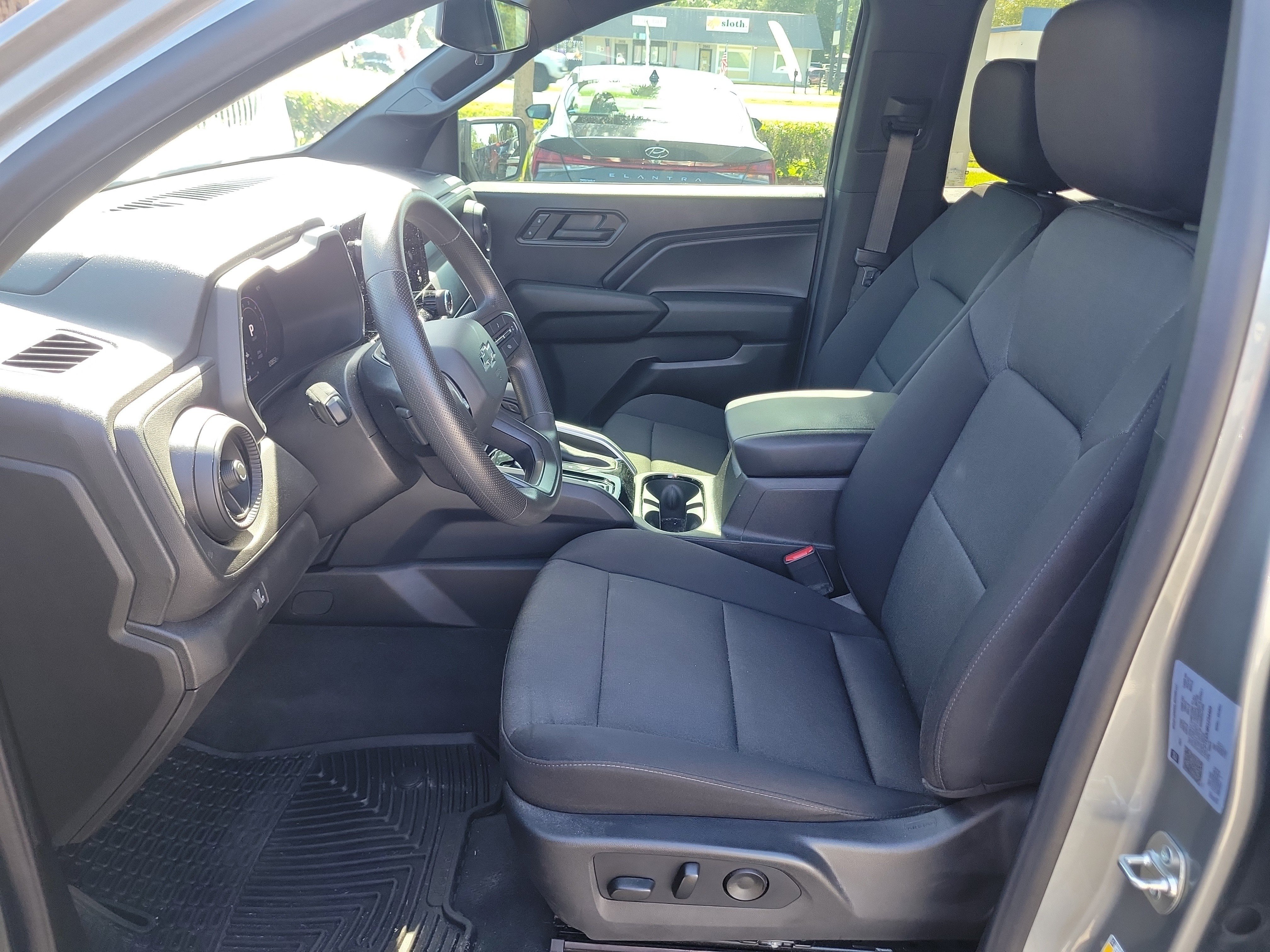 Used 2024 Chevrolet Colorado Trail Boss w/ Technology Package AWD/4WD image 21