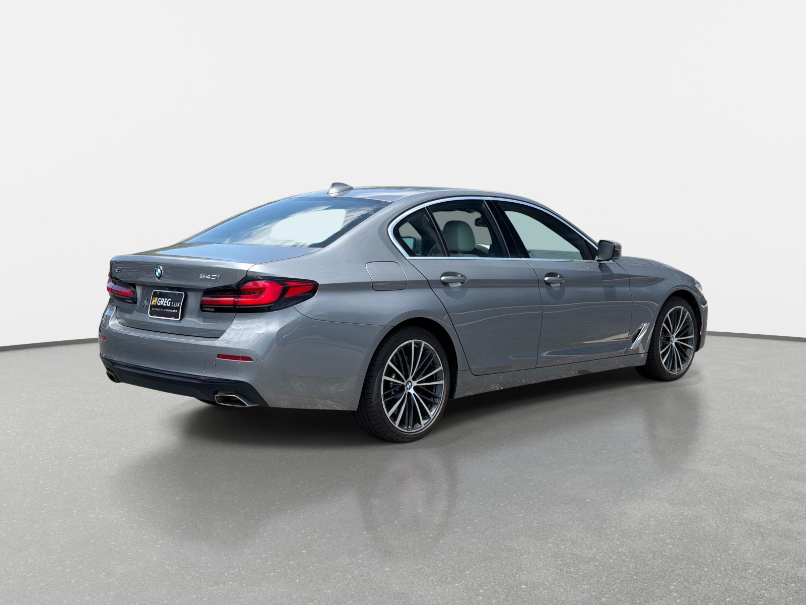 Used 2023 BMW 540i xDrive w/ Convenience Package AWD/4WD image 3