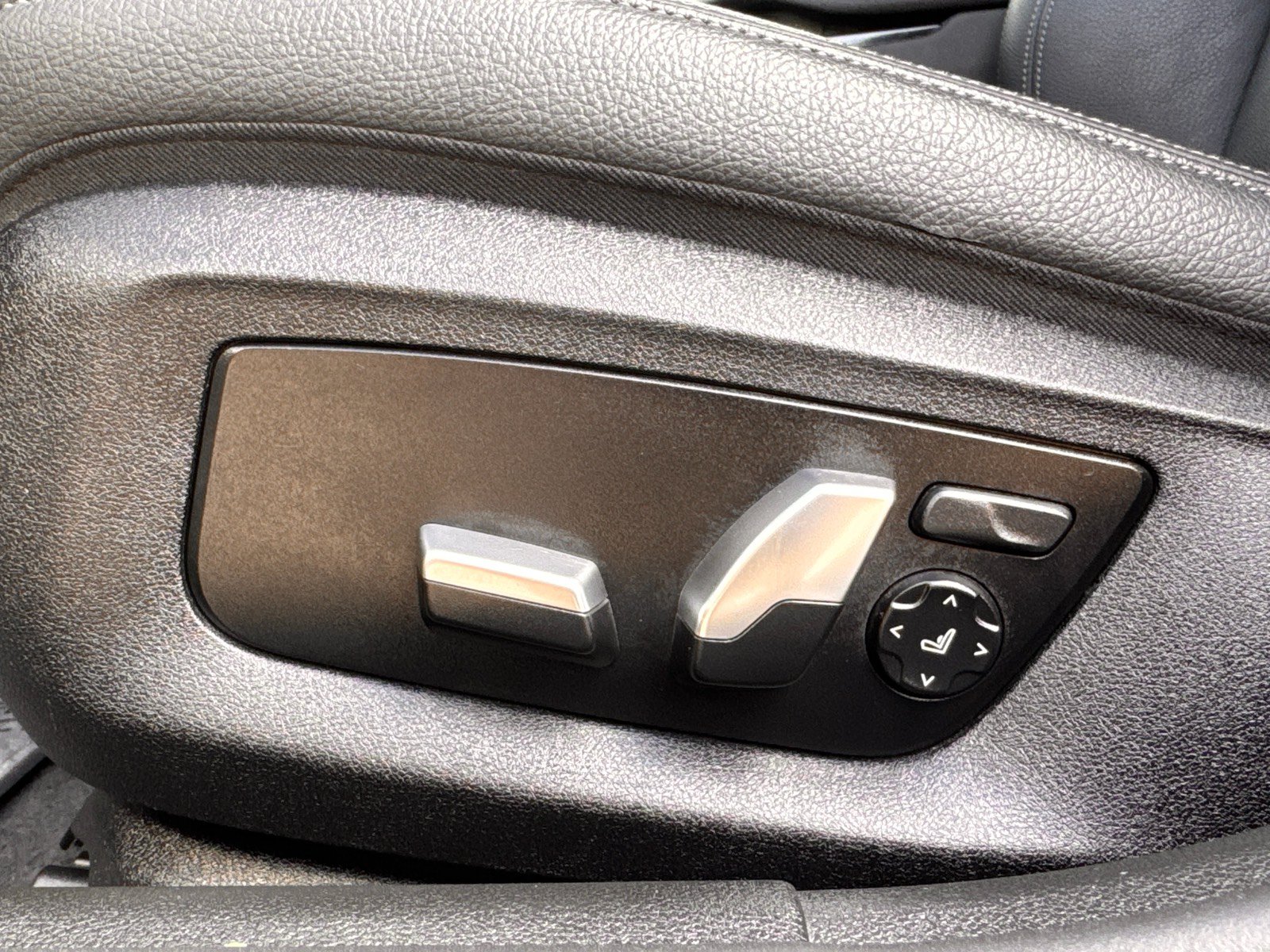 Used 2019 BMW 540i RWD image 14