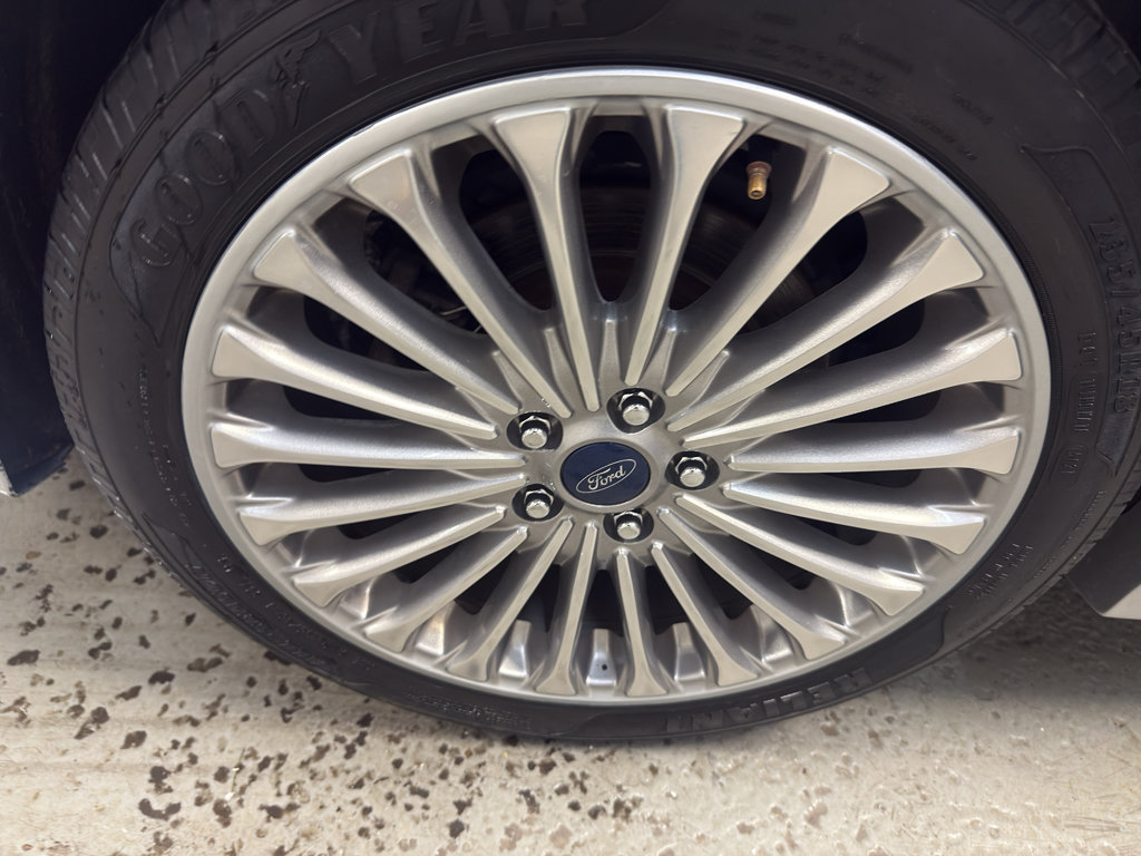 Used 2016 Ford Fusion Titanium FWD image 34