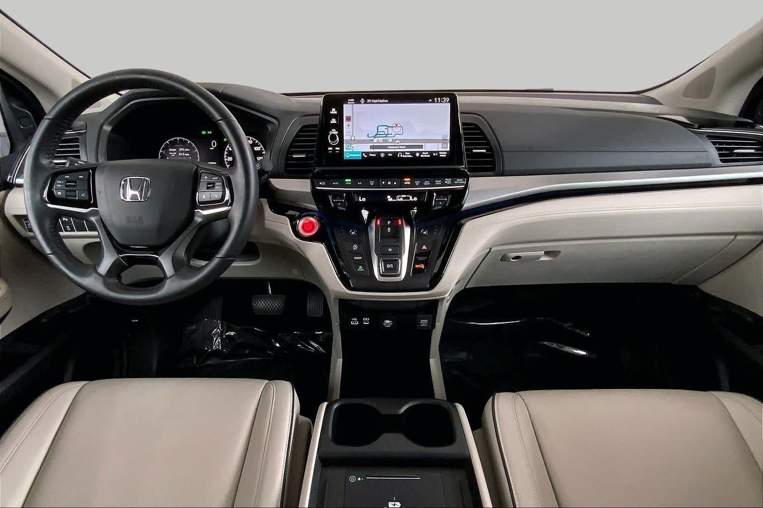 Used 2025 Honda Odyssey Touring image 16
