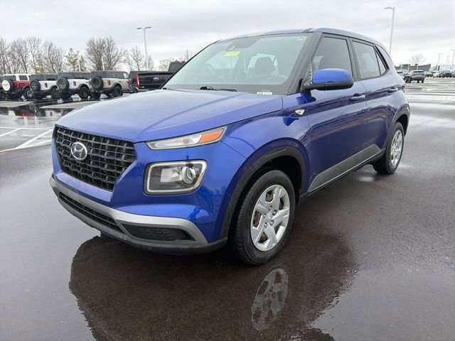 Used 2020 Hyundai Venue SE image 2