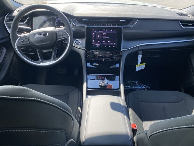 New 2025 Jeep Grand Cherokee 4WD image 34