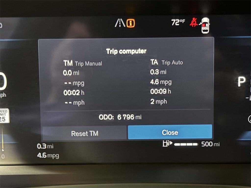 Used 2025 Volvo V60 B5 Cross Country Plus image 5