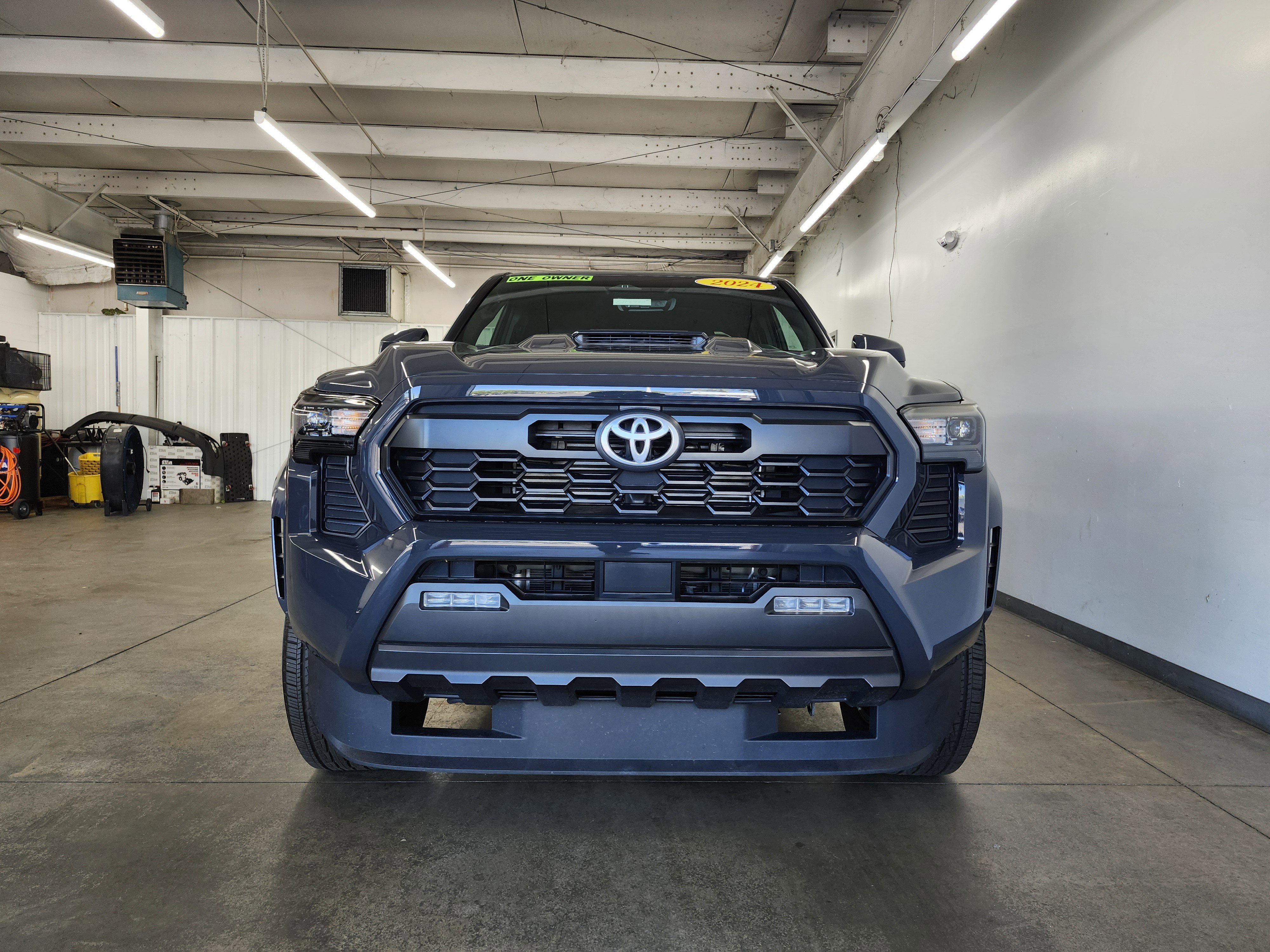 Used 2024 Toyota Tacoma TRD Sport image 30